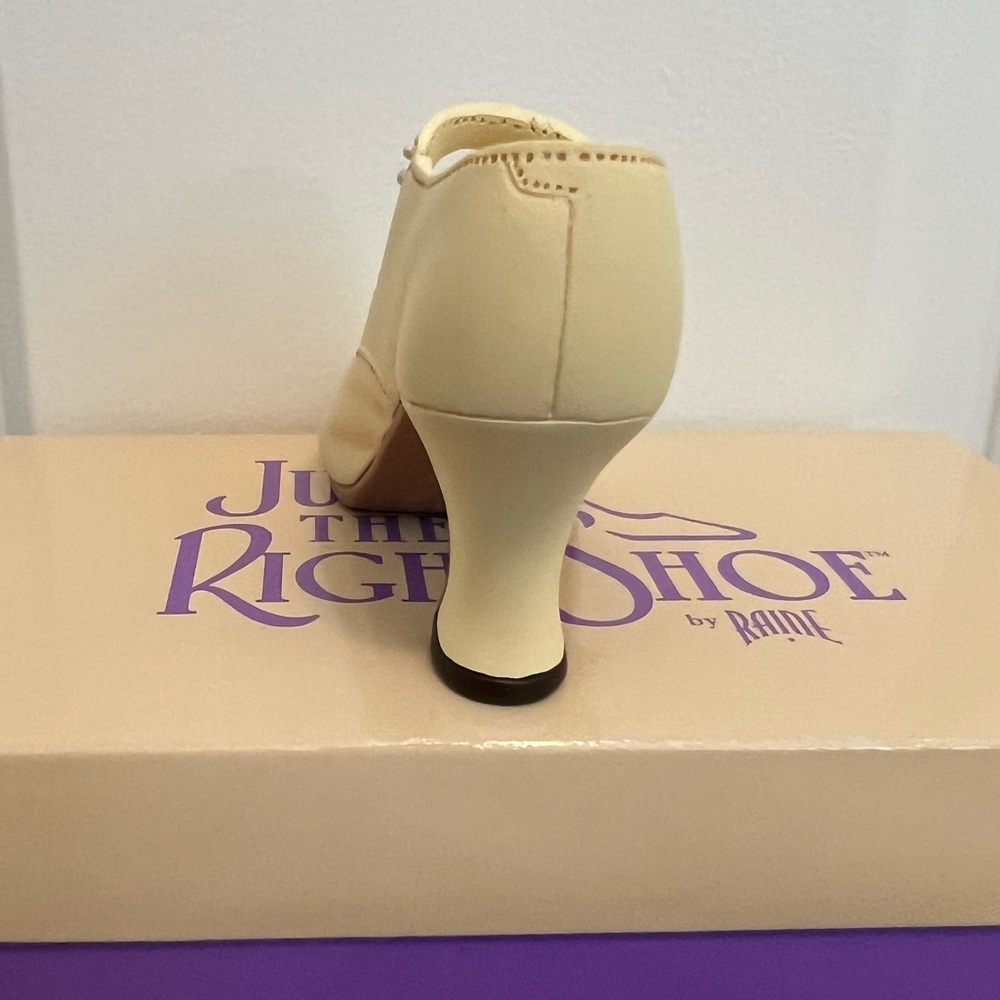 Just the Right shoe. Edwardian Grace - Picture 5 of 7
